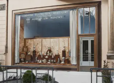 Fachada de la tienda en el número 4 de Königgrätzer Strasse