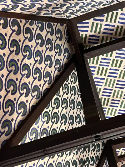 Zoom del Techo de la escalera de la casa roja de William Morris