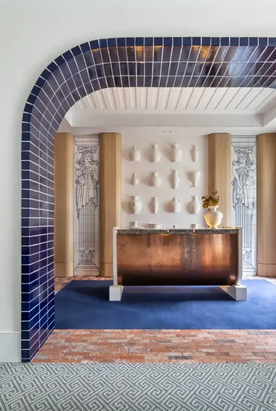 Ilustración de la cerámica pintada es de Roberto Ramírez