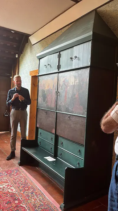 Armario en la Casa Roja